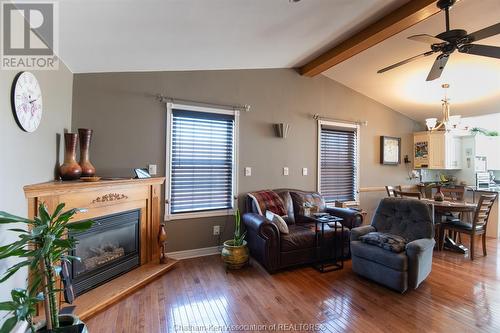 51 Pine Drive, Wallaceburg, ON - Indoor Photo Showing Living Room With Fireplace