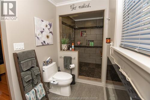 51 Pine Drive, Wallaceburg, ON - Indoor Photo Showing Bathroom