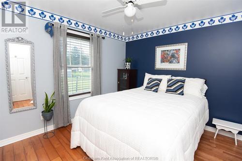 51 Pine Drive, Wallaceburg, ON - Indoor Photo Showing Bedroom