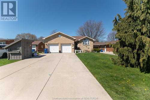 51 Pine Drive, Wallaceburg, ON - Outdoor With Facade