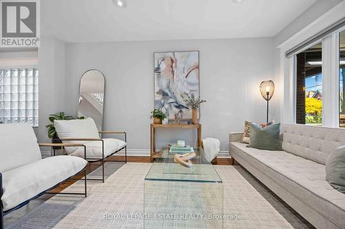 242 Bain Avenue, Toronto, ON - Indoor Photo Showing Living Room