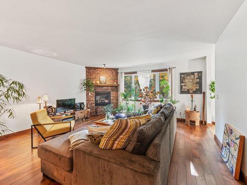 Living room - 1088Z  - 1088Az Rue Du Tour-Du-Lac, Val-David, QC - Indoor Photo Showing Living Room With Fireplace