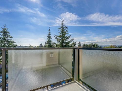 303-4052 Douglas St, Saanich, BC - Outdoor With Balcony With View