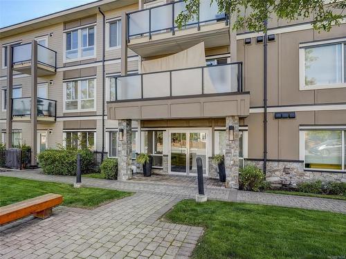 303-4052 Douglas St, Saanich, BC - Outdoor With Balcony