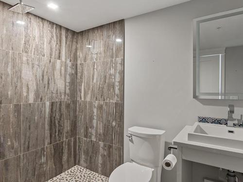 109-1700 Balmoral Ave, Comox, BC - Indoor Photo Showing Bathroom