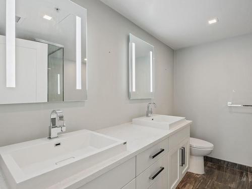 109-1700 Balmoral Ave, Comox, BC - Indoor Photo Showing Bathroom