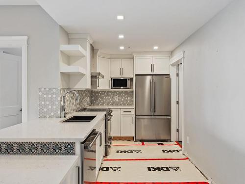 109-1700 Balmoral Ave, Comox, BC - Indoor Photo Showing Kitchen With Stainless Steel Kitchen With Upgraded Kitchen