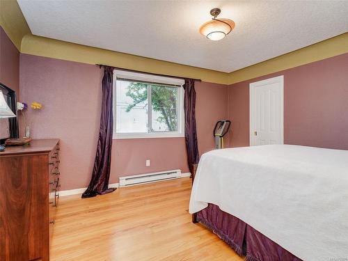 1-170 Gorge Rd West, Saanich, BC - Indoor Photo Showing Bedroom