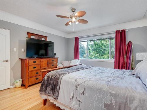 1-170 Gorge Rd West, Saanich, BC - Indoor Photo Showing Bedroom