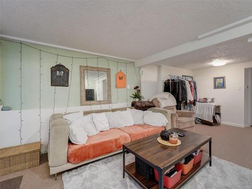 1-170 Gorge Rd West, Saanich, BC - Indoor Photo Showing Living Room