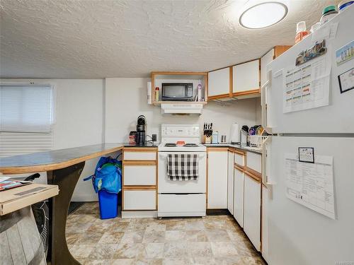 1-170 Gorge Rd West, Saanich, BC - Indoor Photo Showing Kitchen