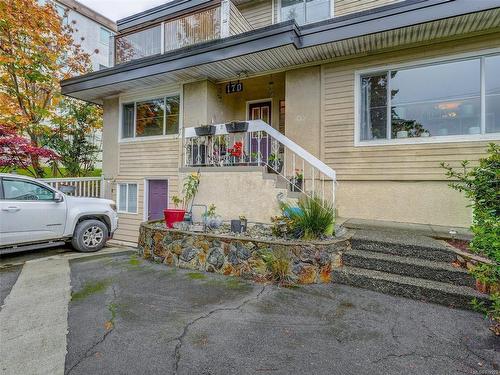 1-170 Gorge Rd West, Saanich, BC - Outdoor