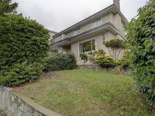 1-170 Gorge Rd West, Saanich, BC - Outdoor