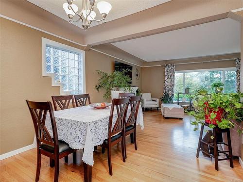 1-170 Gorge Rd West, Saanich, BC - Indoor Photo Showing Dining Room