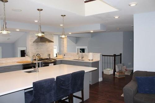 625 Dog Lake Road, Thunder Bay, ON - Indoor Photo Showing Kitchen With Upgraded Kitchen