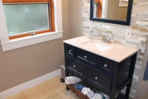 625 Dog Lake Road, Thunder Bay, ON - Indoor Photo Showing Bathroom