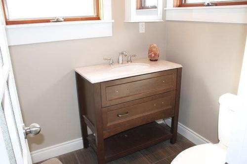 625 Dog Lake Road, Thunder Bay, ON - Indoor Photo Showing Bathroom