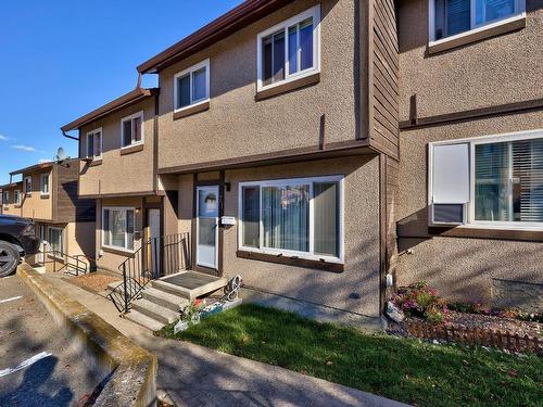 71-1605 Summit Drive, Kamloops, BC - Outdoor With Exterior