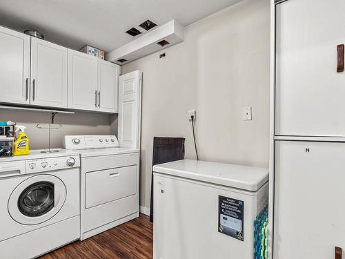 71-1605 Summit Drive, Kamloops, BC - Indoor Photo Showing Laundry Room