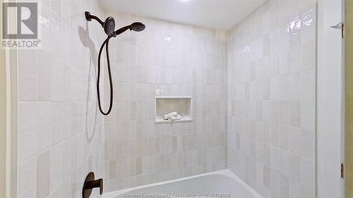 566 Texas, Amherstburg, ON - Indoor Photo Showing Bathroom