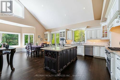 18873 Heart Lake Road, Caledon, ON - Indoor Photo Showing Kitchen With Upgraded Kitchen