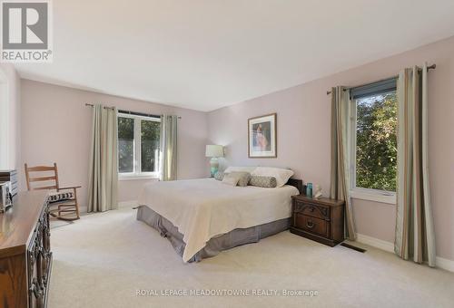 5344 Durie Road, Mississauga, ON - Indoor Photo Showing Bedroom