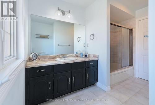 5344 Durie Road, Mississauga, ON - Indoor Photo Showing Bathroom