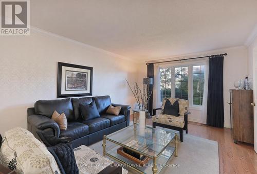 5344 Durie Road, Mississauga, ON - Indoor Photo Showing Living Room