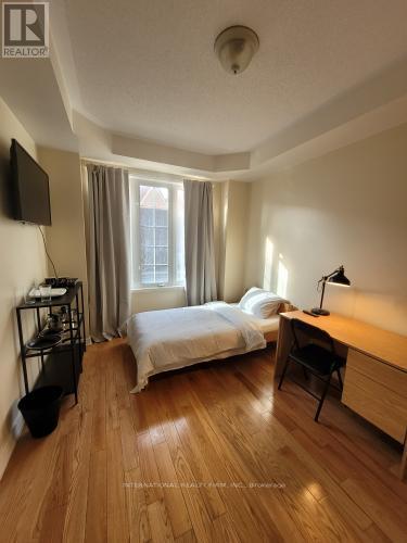 23 Hackett Avenue, Toronto, ON - Indoor Photo Showing Bedroom