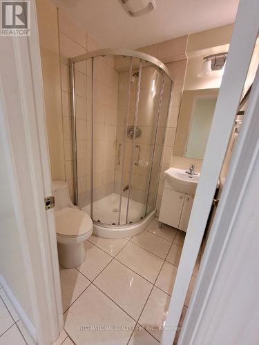 23 Hackett Avenue, Toronto, ON - Indoor Photo Showing Bathroom