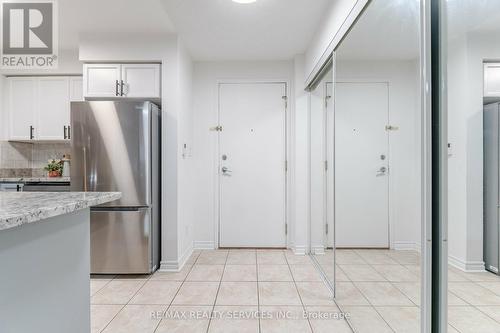 717 - 3880 Duke Of York Boulevard, Mississauga, ON - Indoor Photo Showing Kitchen With Stainless Steel Kitchen