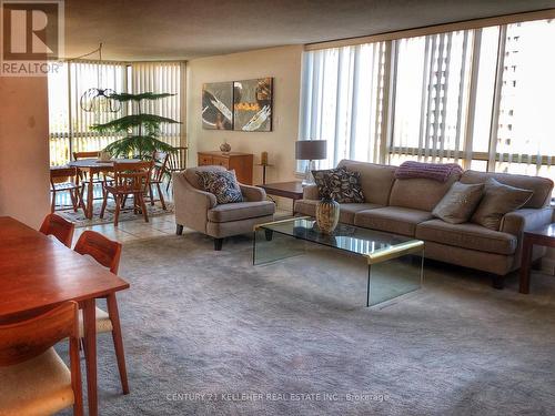 704 - 1240 Marlborough Court, Oakville, ON - Indoor Photo Showing Living Room