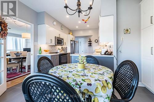 2301 - 24 Hanover Road, Brampton, ON - Indoor Photo Showing Dining Room