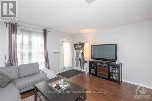 294 Espin Heights, Ottawa, ON - Indoor Photo Showing Living Room