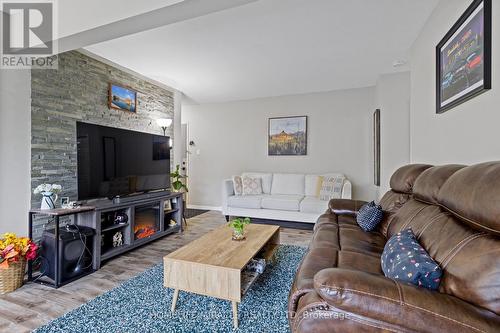 206 - 283 Fairway Road N, Kitchener, ON - Indoor Photo Showing Living Room