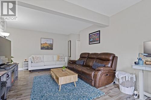 206 - 283 Fairway Road N, Kitchener, ON - Indoor Photo Showing Living Room