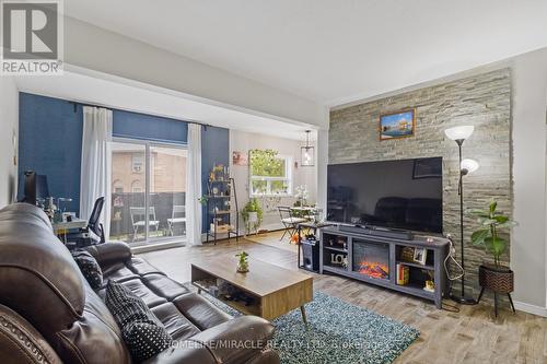 206 - 283 Fairway Road N, Kitchener, ON - Indoor Photo Showing Living Room