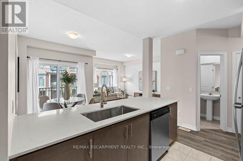 16 Ridgeside Lane, Hamilton, ON - Indoor Photo Showing Kitchen