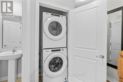 16 Ridgeside Lane, Hamilton, ON - Indoor Photo Showing Laundry Room