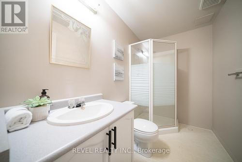 21 Galileo Boulevard, Brantford, ON - Indoor Photo Showing Bathroom