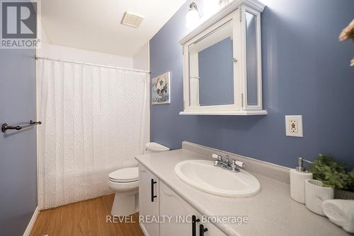 21 Galileo Boulevard, Brantford, ON - Indoor Photo Showing Bathroom