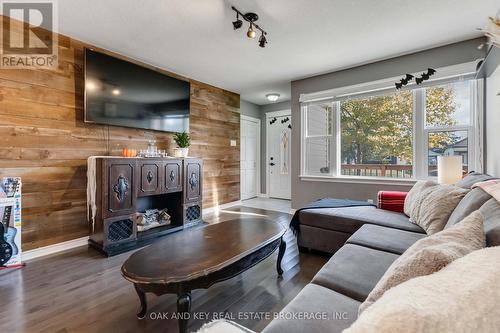 87 Elgin Street, London, ON - Indoor Photo Showing Living Room With Fireplace