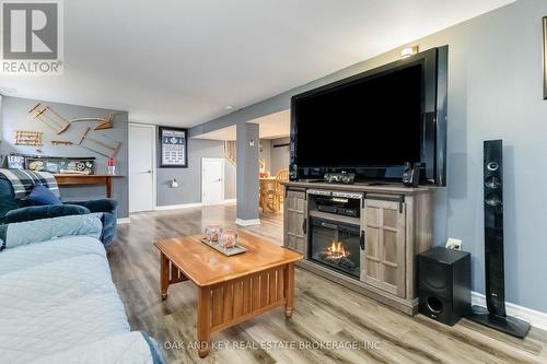 87 Elgin Street, London, ON - Indoor Photo Showing Living Room With Fireplace