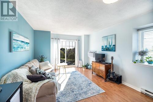 301 - 91 Aspen Springs Drive, Clarington (Bowmanville), ON - Indoor Photo Showing Living Room