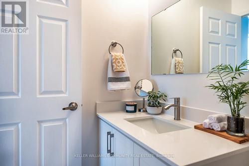 301 - 91 Aspen Springs Drive, Clarington (Bowmanville), ON - Indoor Photo Showing Bathroom