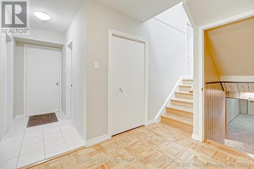 25 Mosedale Crescent, Toronto, ON - Indoor Photo Showing Other Room