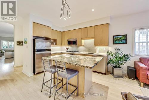 113 Winners Circle, Toronto, ON - Indoor Photo Showing Kitchen