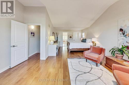 113 Winners Circle, Toronto, ON - Indoor Photo Showing Living Room