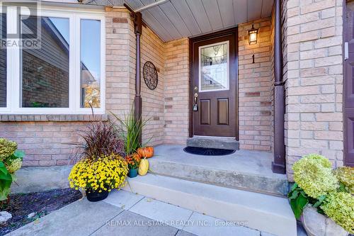 1 - 1 Adams Court, Uxbridge, ON - Outdoor