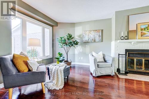 1 - 1 Adams Court, Uxbridge, ON - Indoor Photo Showing Living Room With Fireplace